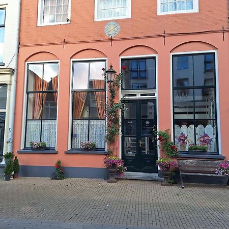 مبيت وإفطار كامْبِن De Zevenster "Gevestigd Aan De Winkelstraat" المظهر الخارجي الصورة