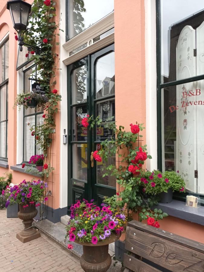 مبيت وإفطار كامْبِن De Zevenster "Gevestigd Aan De Winkelstraat" المظهر الخارجي الصورة